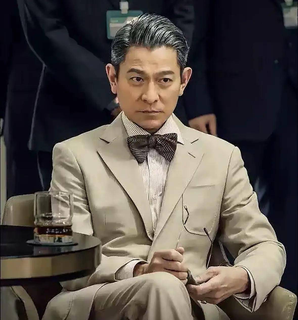 舅舅顶级排场设宴身家52亿跻身富豪榜j9国际站刘德华陪妻返马探亲！亿万(图4)