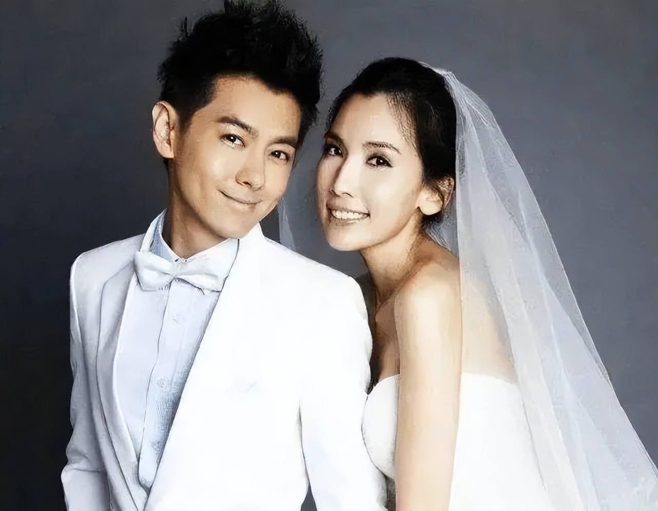 星全网羡慕每一对夫妻都是神仙眷侣！九游会j9登录娶粉丝当老婆的5位男(图8)