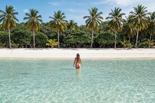 还花冤枉钱？这份攻略绝对让你省心！J9九游会春节去三亚旅游担心人挤人(图3)